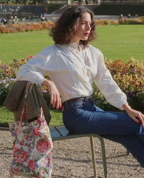 法国博主法式穿搭撩起一整个夏天的好心情做浪漫优雅的小女人