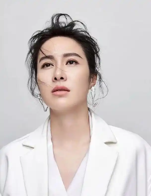 叶璇壁纸,你喜欢她吗