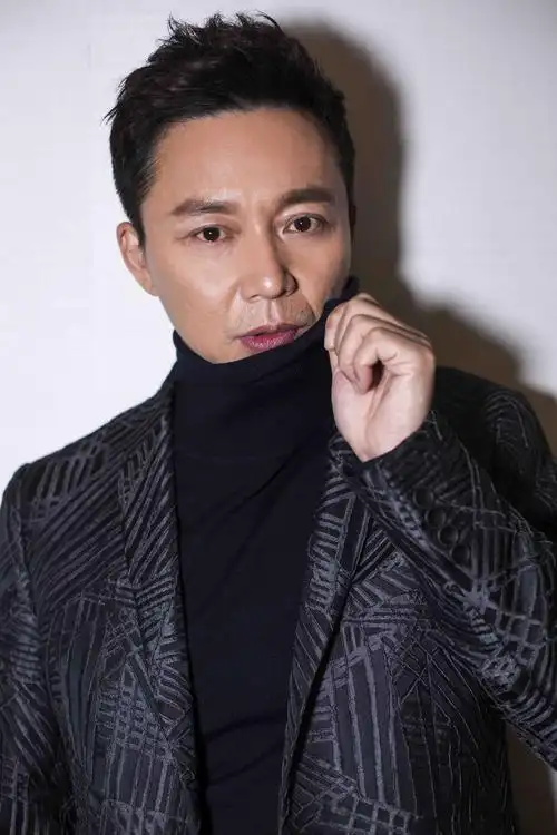 刘奕君亮相星月盛典获年度实力演员