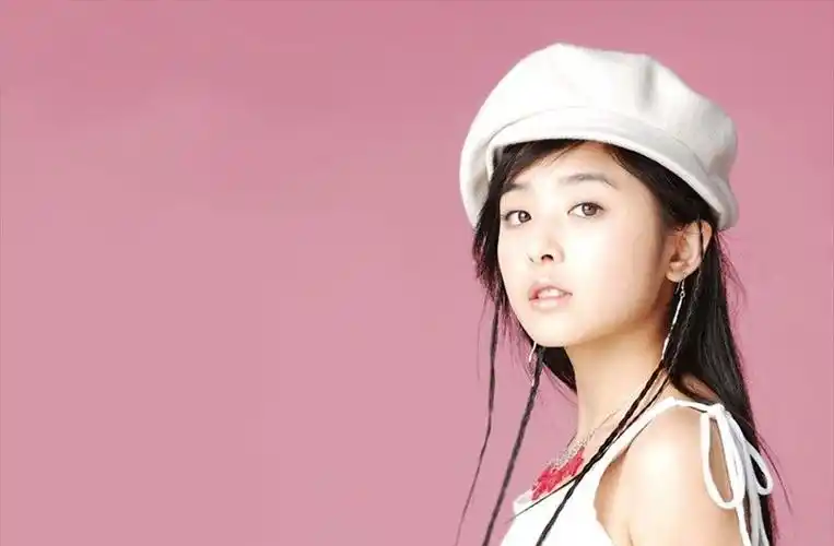 "抗造女人"张含韵:16岁被传荡妇,被冷藏5年,她凭什么逆袭?