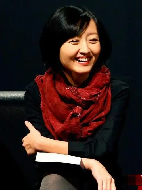 曾经的公知女神柴静,8年销声匿迹