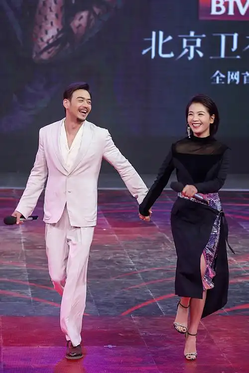 因为杨烁和刘涛曾在剧中扮演夫妻刘涛杨烁综艺排行榜,所以人们也说