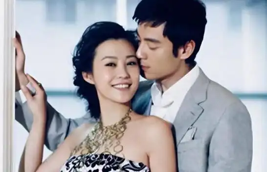 知名演员郝蕾与刘烨离婚后,独自养育双胞胎儿子,如今怎么样了