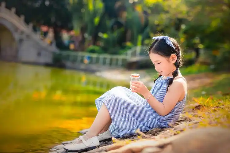 eyiaya的儿童摄影作品《春天里》