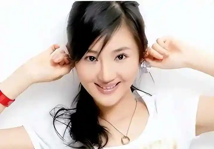 想不到她竟是陈道明的女儿,难怪这么红!