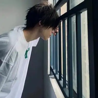 冷系好看潮男必备也很帅气的男生头像 魅力的很有少年感帅哥头像_男生