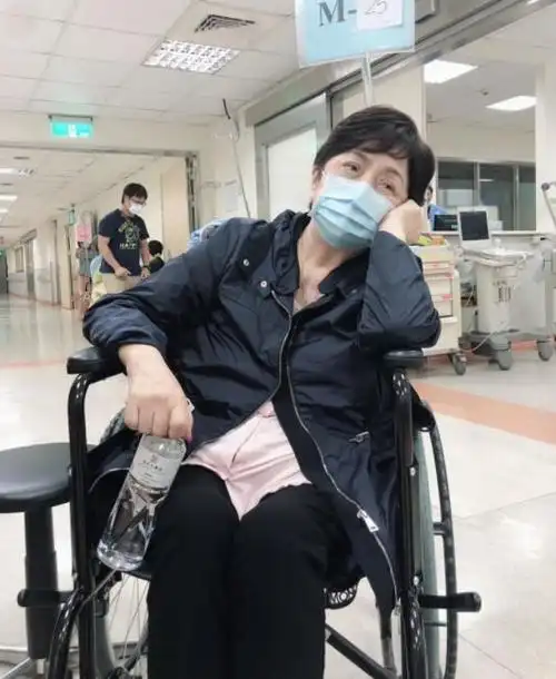 谢贤前妻甄珍摔伤头部脑部积血做开颅手术术后10天后便出院