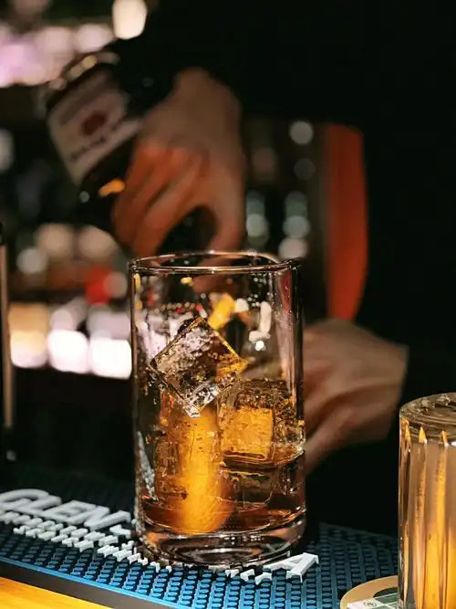 今日宜醉写字楼高层的隐秘喝酒之地