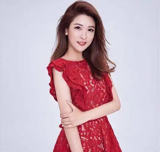 山东卫视主持人官宣辞职,晒报告透露原因:还是当网红赚得多!