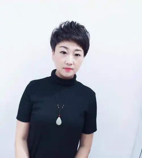 今冬流行短发20款,精神干练又很显气质,剪完很好打理
