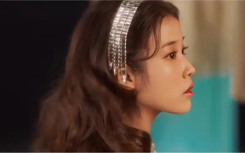 【iu李知恩】iu新歌celebritymv中最爱的一套造型