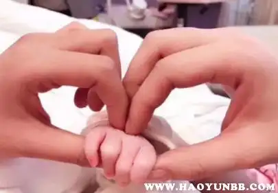 宝宝出生发朋友圈图片   新生儿出生报喜配图可以只选用一张,也可以