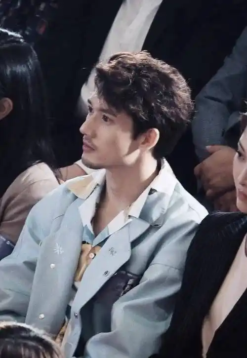 生不逢时,过气歌手关智斌这张脸比刘昊然,吴磊,tfboys还标致