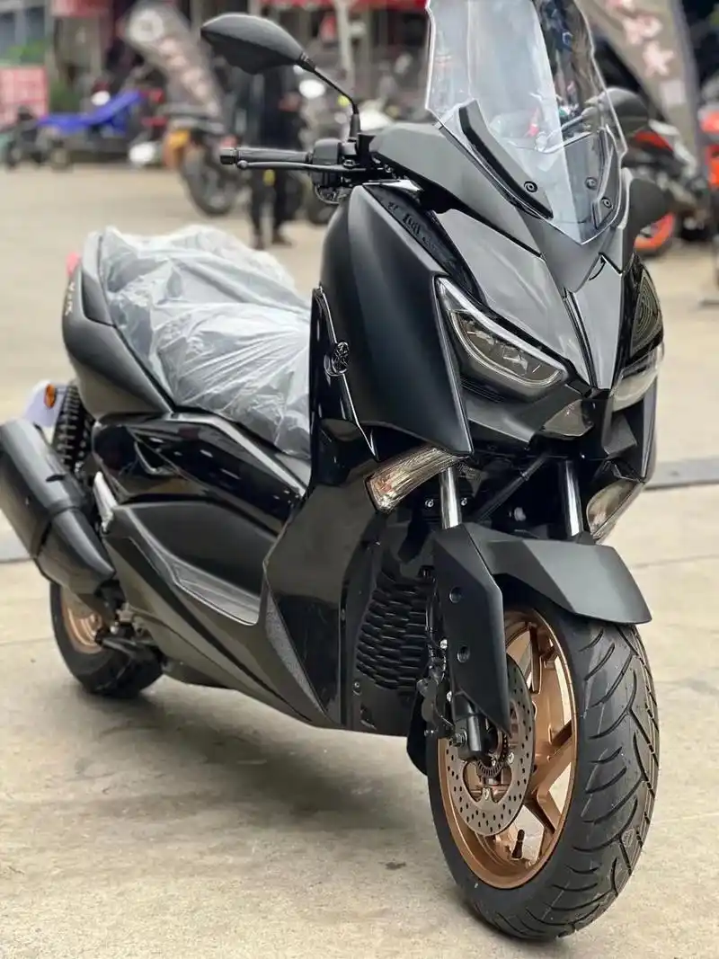 雅马哈xmax300 新车现车一台 不用等 零公里  - 抖音