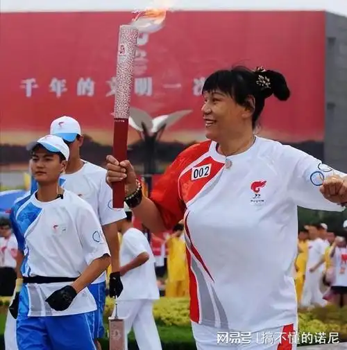 女篮巨人郑海霞嫁男粉丝对方比她矮16公分结婚12年却无儿无女