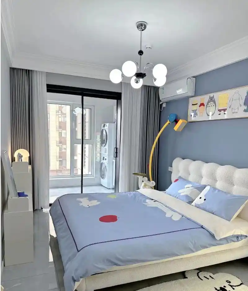 8平方 吊顶:双眼皮极简 10cm石膏线 墙面:乳胶漆灰蓝 太空漫步 地面