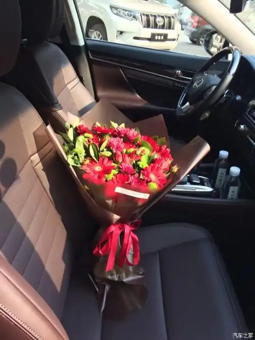 前排,提车时候4s送的花!
