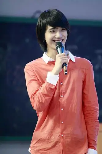 还记得至上励合的小五金恩圣吗?他现在长这样啦!