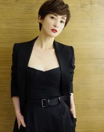 霸气女王范蒋勤勤短发造型超养眼