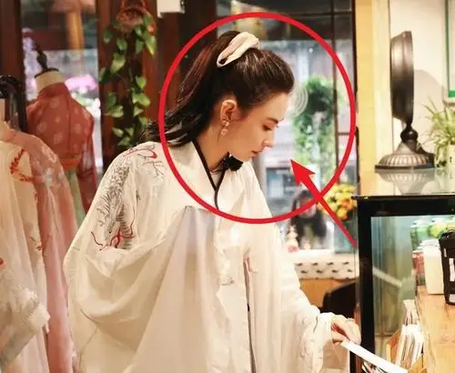 张柏芝在乌镇被偶遇生图被疯传40岁的脸部状态太真实了