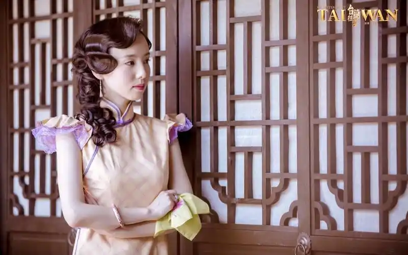 《台湾往事》热播 刘熙彤突破自我演绎"青楼头牌"引热议