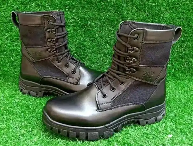 中国军用作战靴变迁史,21式深受官兵喜爱|迷彩|军靴|皮靴|翻毛|胶鞋