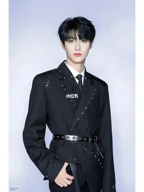 后面调的滤镜 可向我要原图 禁止盗图#朱志鑫  #进化论  #12个人的小