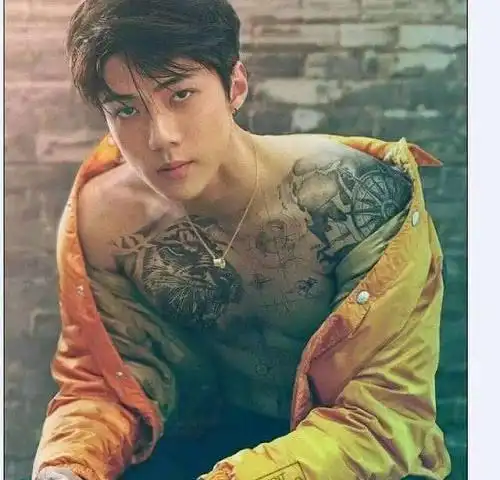 神兽纹身:邓论的青龙,陈伟霆的穷奇,却败给他的过肩龙!