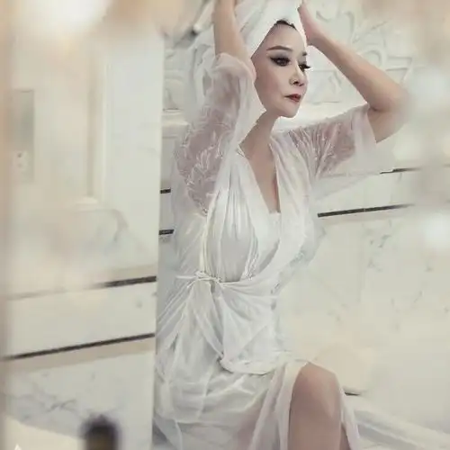 "春晚皇后"蔡明登《男人装》 直言现在很叛逆(图)