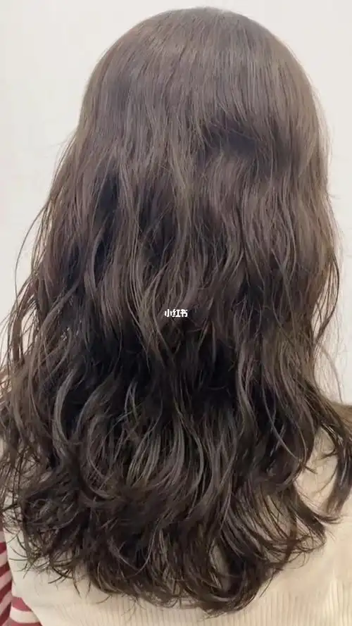 中长发烫发 法式烫发_法式烫发_女生发型_发型_中长发_卷发_法式风格