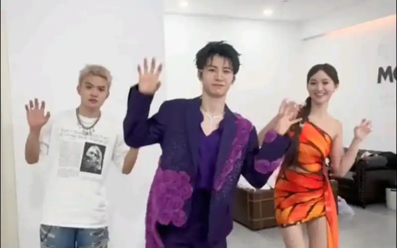 郑伟黄誉博香奈儿合体啦!