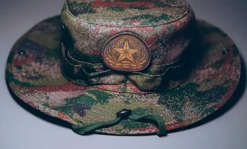 想拥有同款圆边帽吗快来参军入伍吧(原标题:部队配发的新军帽,亮相!