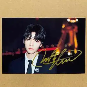 王俊凯亲笔签名照周边 tfboys王俊凯同款亲签 8款经典照 现货