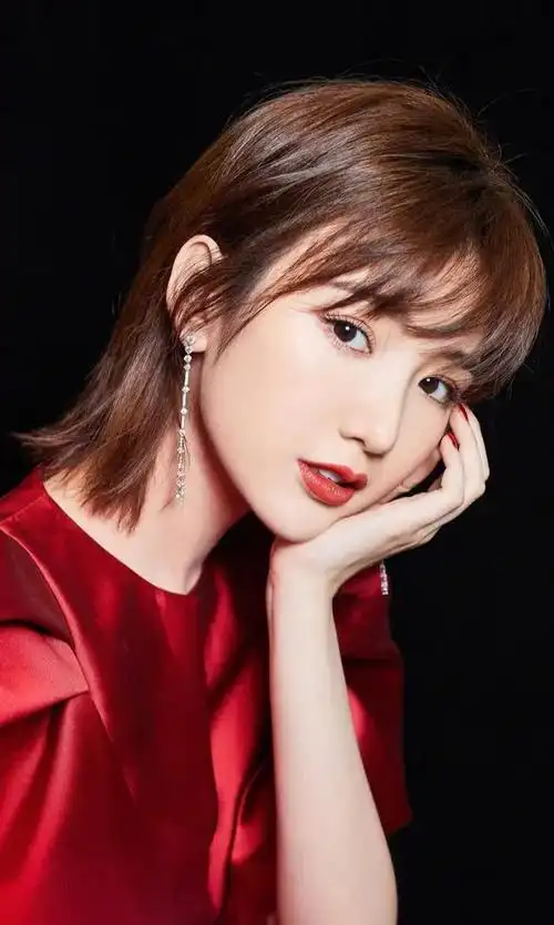 小花旦毛晓彤甜美写真:清纯可爱,美丽动人!