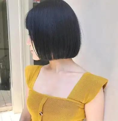 短发直发发型,简约不失柔美