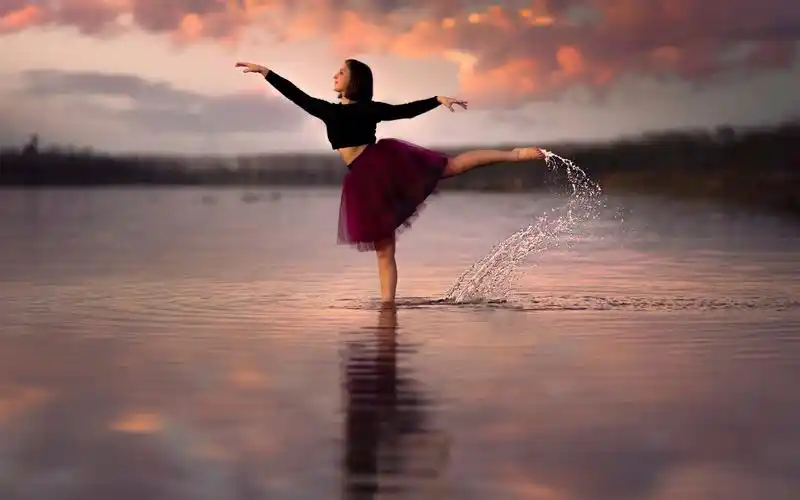 壁纸 女孩在水中跳舞 1920x1440 hd 高清壁纸, 图片, 照片