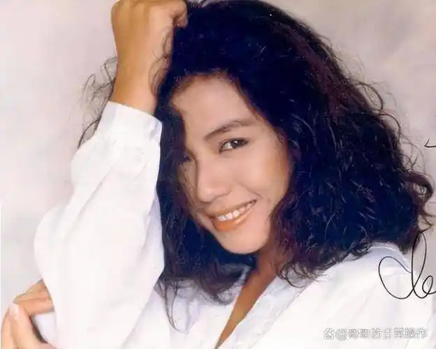 钟楚红年轻时有多美?被誉为"香港梦露"