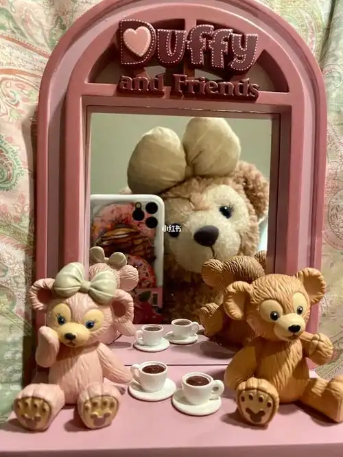 雪莉玫今天12岁啦小朋友要快快乐乐长大哟02#雪莉玫  #上海迪士尼