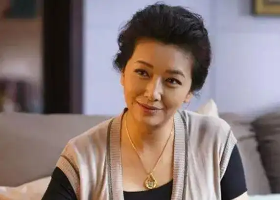 离婚后与靳东相恋,今嫁小15岁鲜肉比前任还帅|江珊|高曙光|娱乐圈|小