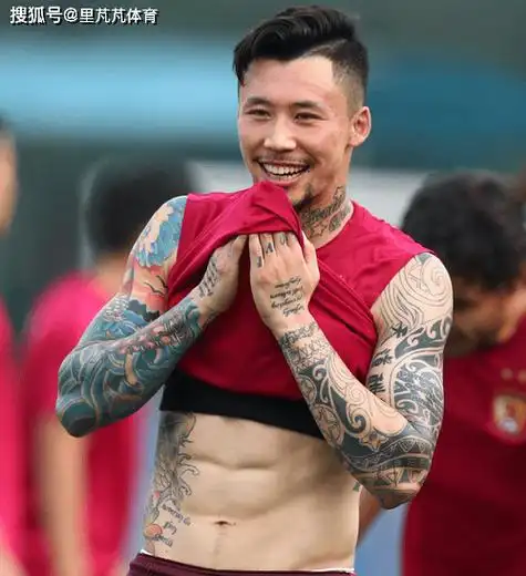 张琳芃被"相关人士"劝回,"顾大局"继续任队长出战_比赛_问题_国足