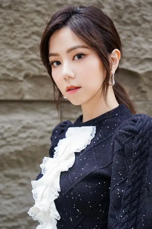 邓紫棋超话|#时光音乐人友情传声筒海报#在音乐的世界里,每一个音符都