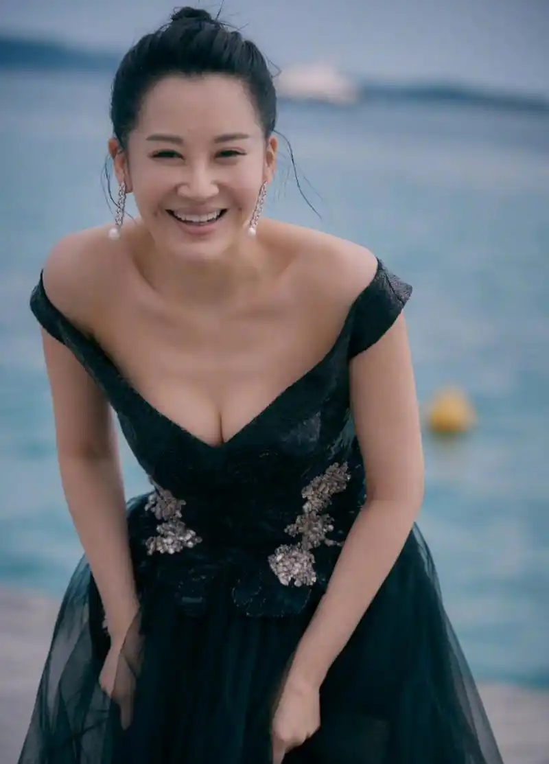 老炮许晴,五十多岁的她依然丰润犹存 67