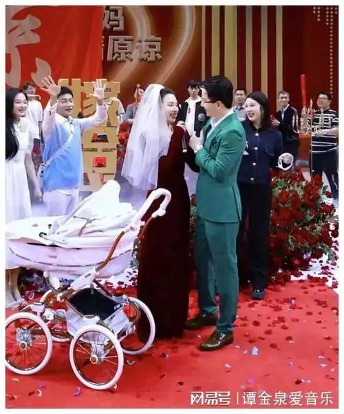 为网红站台打下手明星沦为赚钱工具娱乐圈还有底线吗