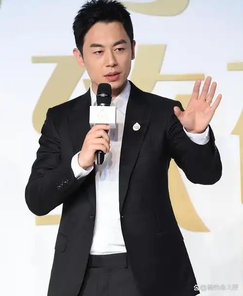 荷尔蒙男神朱亚文怎么突然消失了