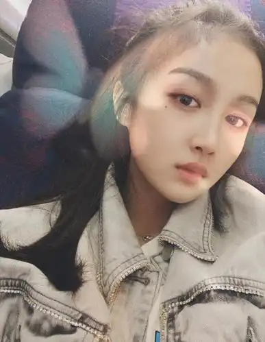 《小欢喜》中的陶子,小小年纪气质不俗,跳芭蕾舞拍大片都好美