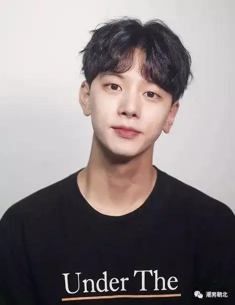 8款高发际线男生发型修饰脸型随便剪一款都能提升帅气