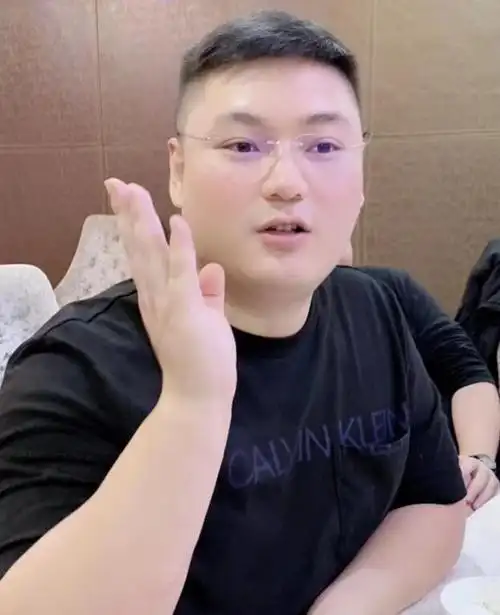 李先生曝光年度top5待遇芮甜甜准备应援服装将被包装成女神