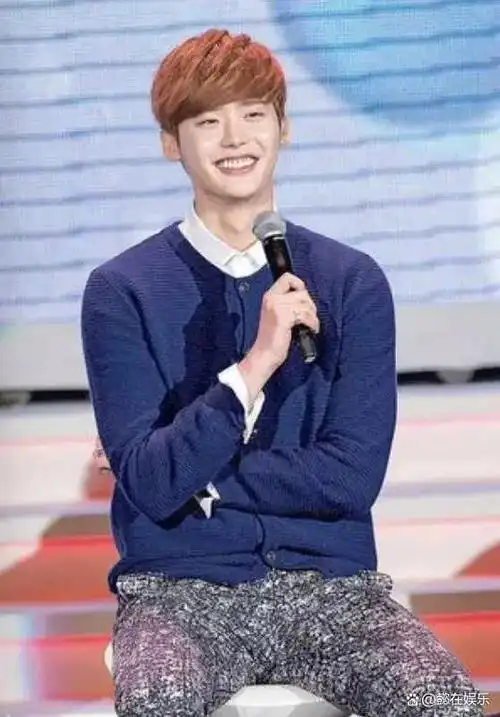 整容文化下的反思:李钟硕新貌引发的热议与未来展望