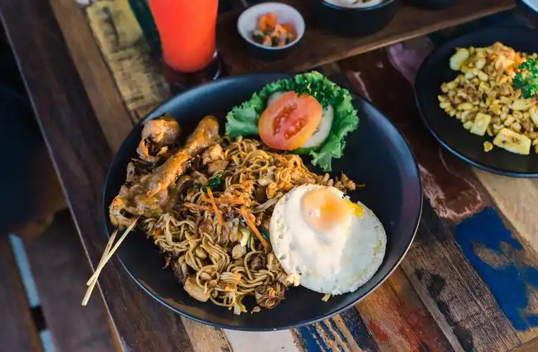 舟山排名前十麻辣香锅培训学校排行榜(选择小吃创业的好处)