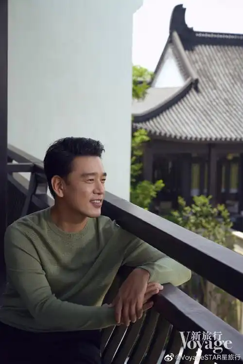 王耀庆超话#新旅行封面王耀庆#云端之上的石梁秘境早已不是秘密.